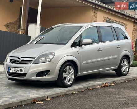 Серый Опель Зафира, объемом двигателя 1.6 л и пробегом 167 тыс. км за 7499 $, фото 4 на Automoto.ua