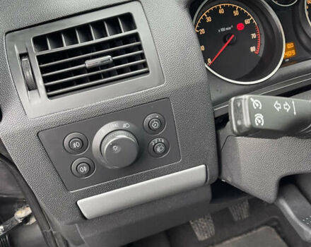 Серый Опель Зафира, объемом двигателя 1.8 л и пробегом 210 тыс. км за 7000 $, фото 12 на Automoto.ua