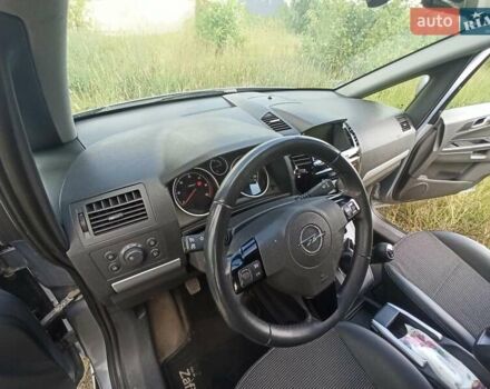 Серый Опель Зафира, объемом двигателя 1.7 л и пробегом 284 тыс. км за 6998 $, фото 16 на Automoto.ua