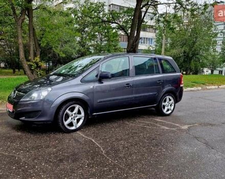 Серый Опель Зафира, объемом двигателя 1.6 л и пробегом 221 тыс. км за 7000 $, фото 2 на Automoto.ua