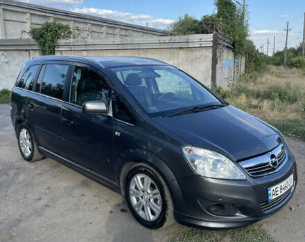 Серый Опель Зафира, объемом двигателя 1.8 л и пробегом 220 тыс. км за 8000 $, фото 2 на Automoto.ua