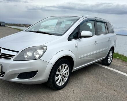 Серый Опель Зафира, объемом двигателя 1.7 л и пробегом 266 тыс. км за 6600 $, фото 4 на Automoto.ua