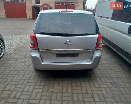 Серый Опель Зафира, объемом двигателя 1.7 л и пробегом 207 тыс. км за 7000 $, фото 3 на Automoto.ua