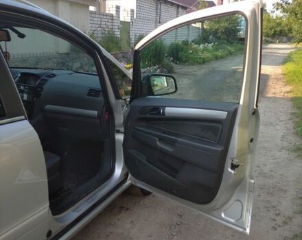 Серый Опель Зафира, объемом двигателя 2.2 л и пробегом 215 тыс. км за 6200 $, фото 14 на Automoto.ua