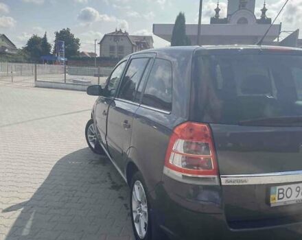 Серый Опель Зафира, объемом двигателя 1.8 л и пробегом 227 тыс. км за 5400 $, фото 2 на Automoto.ua