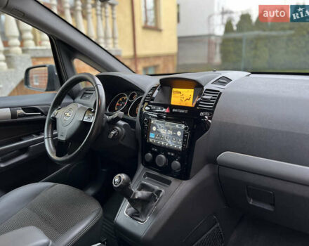 Серый Опель Зафира, объемом двигателя 1.7 л и пробегом 191 тыс. км за 7900 $, фото 38 на Automoto.ua