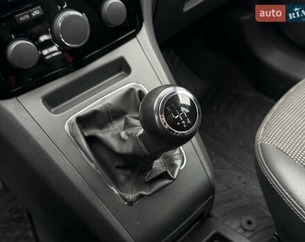 Серый Опель Зафира, объемом двигателя 1.8 л и пробегом 198 тыс. км за 7999 $, фото 16 на Automoto.ua