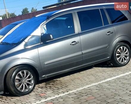 Серый Опель Зафира, объемом двигателя 1.69 л и пробегом 225 тыс. км за 7500 $, фото 2 на Automoto.ua