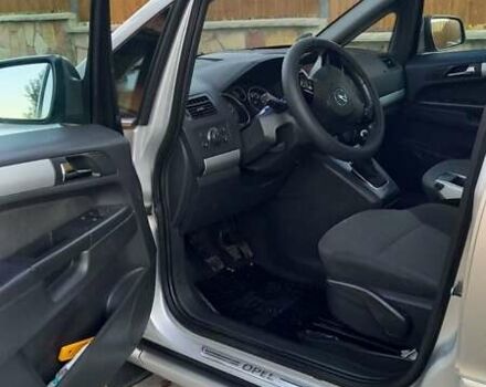 Серый Опель Зафира, объемом двигателя 1.7 л и пробегом 265 тыс. км за 6550 $, фото 16 на Automoto.ua