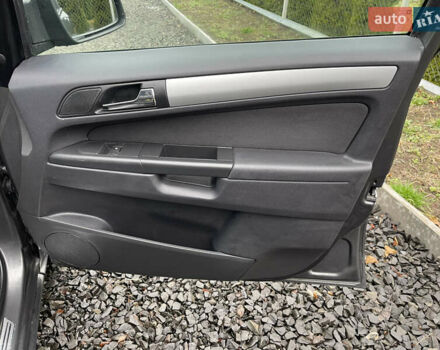 Серый Опель Зафира, объемом двигателя 1.8 л и пробегом 210 тыс. км за 7000 $, фото 24 на Automoto.ua