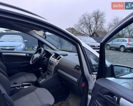 Серый Опель Зафира, объемом двигателя 1.8 л и пробегом 250 тыс. км за 6140 $, фото 27 на Automoto.ua