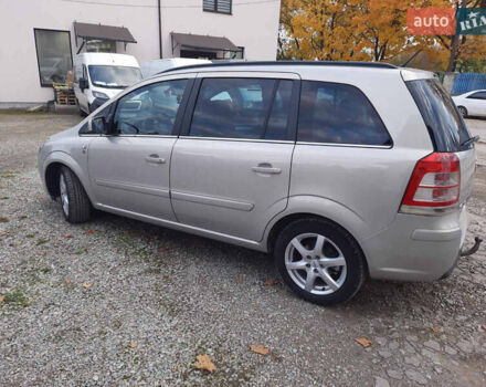 Серый Опель Зафира, объемом двигателя 1.7 л и пробегом 180 тыс. км за 8300 $, фото 23 на Automoto.ua