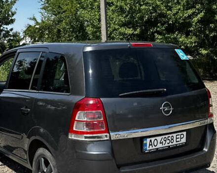 Серый Опель Зафира, объемом двигателя 1.69 л и пробегом 270 тыс. км за 5500 $, фото 12 на Automoto.ua