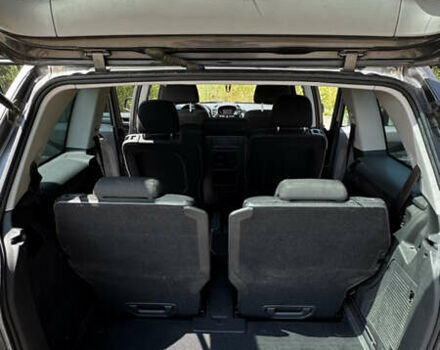 Серый Опель Зафира, объемом двигателя 1.69 л и пробегом 270 тыс. км за 5500 $, фото 7 на Automoto.ua