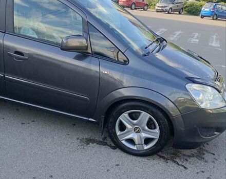 Серый Опель Зафира, объемом двигателя 1.7 л и пробегом 298 тыс. км за 6100 $, фото 5 на Automoto.ua