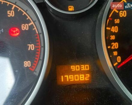 Серый Опель Зафира, объемом двигателя 1.6 л и пробегом 179 тыс. км за 7200 $, фото 3 на Automoto.ua