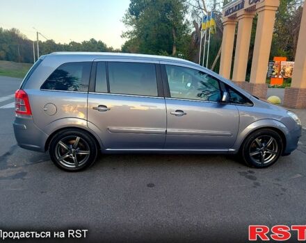 Серый Опель Зафира, объемом двигателя 1.8 л и пробегом 210 тыс. км за 7800 $, фото 2 на Automoto.ua