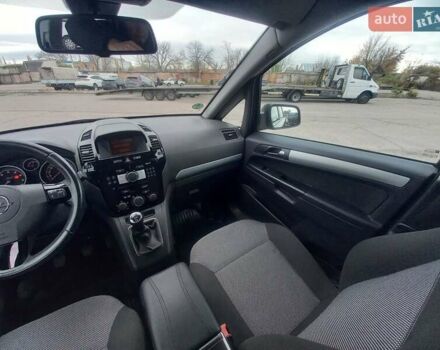 Сірий Опель Зафіра, об'ємом двигуна 1.6 л та пробігом 223 тис. км за 6900 $, фото 26 на Automoto.ua