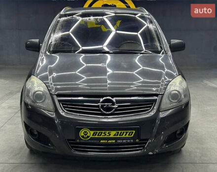 Серый Опель Зафира, объемом двигателя 1.91 л и пробегом 172 тыс. км за 8200 $, фото 1 на Automoto.ua