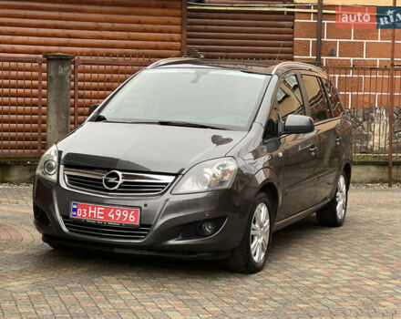 Серый Опель Зафира, объемом двигателя 1.7 л и пробегом 191 тыс. км за 7900 $, фото 2 на Automoto.ua
