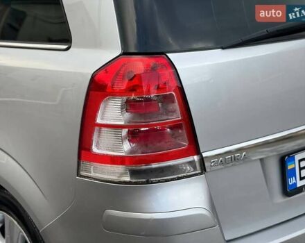 Серый Опель Зафира, объемом двигателя 1.6 л и пробегом 167 тыс. км за 7499 $, фото 16 на Automoto.ua