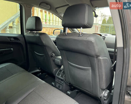 Серый Опель Зафира, объемом двигателя 1.7 л и пробегом 191 тыс. км за 7900 $, фото 52 на Automoto.ua