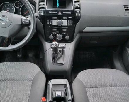 Сірий Опель Зафіра, об'ємом двигуна 0 л та пробігом 183 тис. км за 7650 $, фото 11 на Automoto.ua