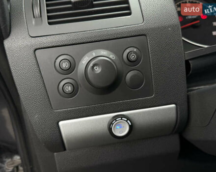 Серый Опель Зафира, объемом двигателя 1.8 л и пробегом 198 тыс. км за 7999 $, фото 13 на Automoto.ua