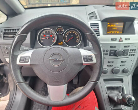 Серый Опель Зафира, объемом двигателя 1.6 л и пробегом 178 тыс. км за 7700 $, фото 13 на Automoto.ua