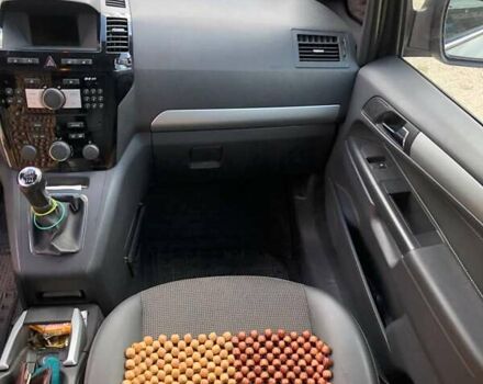 Серый Опель Зафира, объемом двигателя 1.69 л и пробегом 282 тыс. км за 8000 $, фото 8 на Automoto.ua