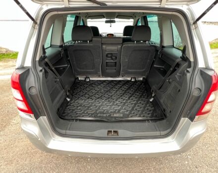 Серый Опель Зафира, объемом двигателя 1.7 л и пробегом 266 тыс. км за 6600 $, фото 9 на Automoto.ua