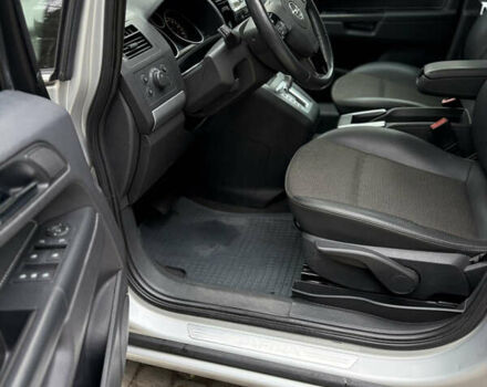 Серый Опель Зафира, объемом двигателя 1.9 л и пробегом 312 тыс. км за 6950 $, фото 6 на Automoto.ua