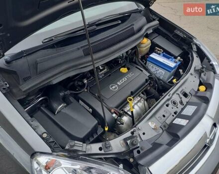 Сірий Опель Зафіра, об'ємом двигуна 1.6 л та пробігом 223 тис. км за 6900 $, фото 49 на Automoto.ua