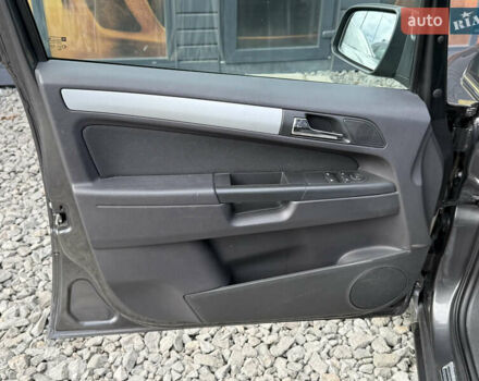 Опель Зафира 2010 в Стрые на Automoto.ua Серый Опель Зафира, объемом двигателя 1.8 л и пробегом 197 тыс. км за 6999 $, фото 46 на Automoto.ua