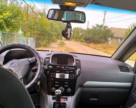 Серый Опель Зафира, объемом двигателя 1.7 л и пробегом 288 тыс. км за 6200 $, фото 6 на Automoto.ua