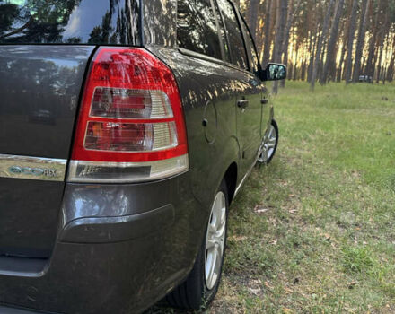 Серый Опель Зафира, объемом двигателя 1.7 л и пробегом 320 тыс. км за 7400 $, фото 18 на Automoto.ua