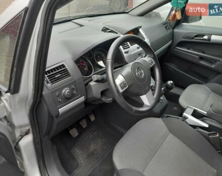 Серый Опель Зафира, объемом двигателя 1.7 л и пробегом 207 тыс. км за 7000 $, фото 10 на Automoto.ua