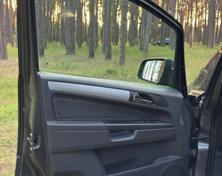 Серый Опель Зафира, объемом двигателя 1.7 л и пробегом 320 тыс. км за 7400 $, фото 30 на Automoto.ua