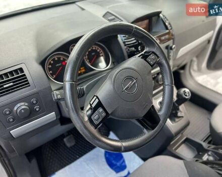 Серый Опель Зафира, объемом двигателя 1.6 л и пробегом 167 тыс. км за 7499 $, фото 50 на Automoto.ua