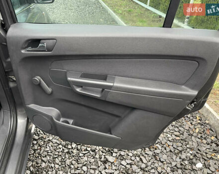 Серый Опель Зафира, объемом двигателя 1.8 л и пробегом 210 тыс. км за 7000 $, фото 21 на Automoto.ua