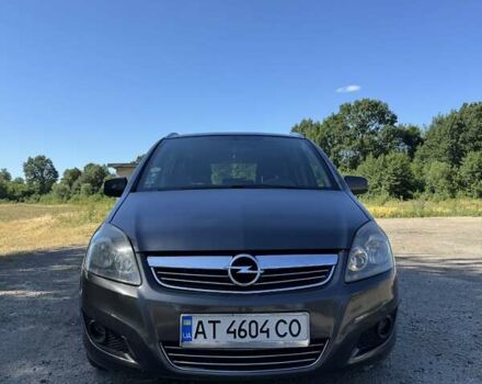 Серый Опель Зафира, объемом двигателя 1.7 л и пробегом 450 тыс. км за 7000 $, фото 4 на Automoto.ua