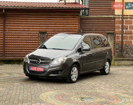 Серый Опель Зафира, объемом двигателя 1.7 л и пробегом 191 тыс. км за 7900 $, фото 4 на Automoto.ua