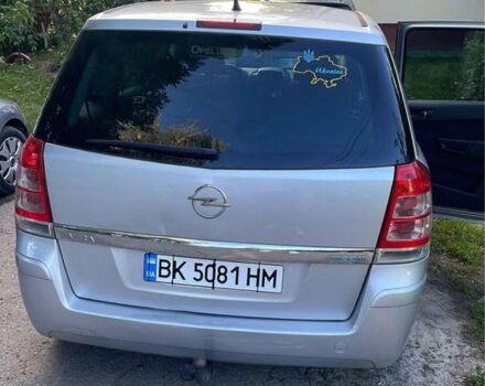 Серый Опель Зафира, объемом двигателя 1.7 л и пробегом 187 тыс. км за 4800 $, фото 3 на Automoto.ua