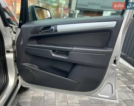 Серый Опель Зафира, объемом двигателя 1.6 л и пробегом 167 тыс. км за 7499 $, фото 56 на Automoto.ua