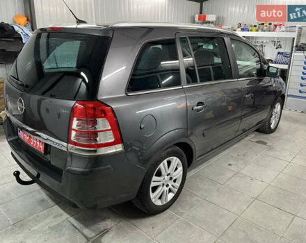 Серый Опель Зафира, объемом двигателя 1.7 л и пробегом 224 тыс. км за 7850 $, фото 3 на Automoto.ua