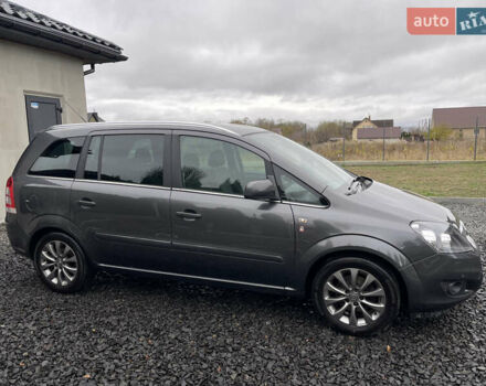 Серый Опель Зафира, объемом двигателя 1.8 л и пробегом 210 тыс. км за 7000 $, фото 3 на Automoto.ua