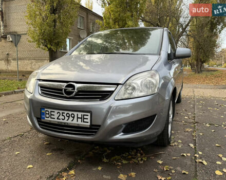 Серый Опель Зафира, объемом двигателя 1.8 л и пробегом 285 тыс. км за 6500 $, фото 2 на Automoto.ua