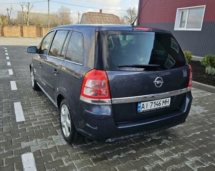 Серый Опель Зафира, объемом двигателя 1.7 л и пробегом 249 тыс. км за 6700 $, фото 5 на Automoto.ua