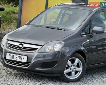 Опель Зафира 2010 в Стрые на Automoto.ua Серый Опель Зафира, объемом двигателя 1.8 л и пробегом 197 тыс. км за 6999 $, фото 6 на Automoto.ua