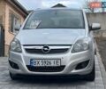 Серый Опель Зафира, объемом двигателя 1.6 л и пробегом 167 тыс. км за 7499 $, фото 3 на Automoto.ua